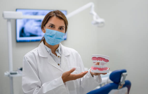 Best Emergency Dental Care for Broken or Chipped Teeth in Pelican Marsh, FL