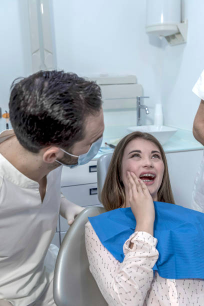 Best Emergency Dental Care for Broken or Chipped Teeth in Pelican Marsh, FL