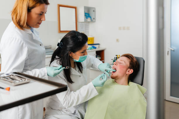 Best Cosmetic Emergency Dentistry in Pelican Marsh, FL